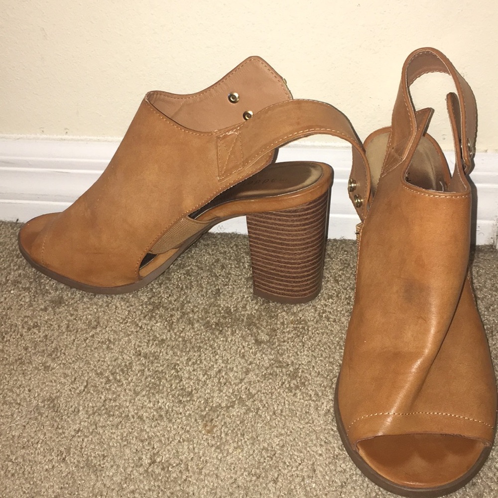 Brown leather madden girl mules